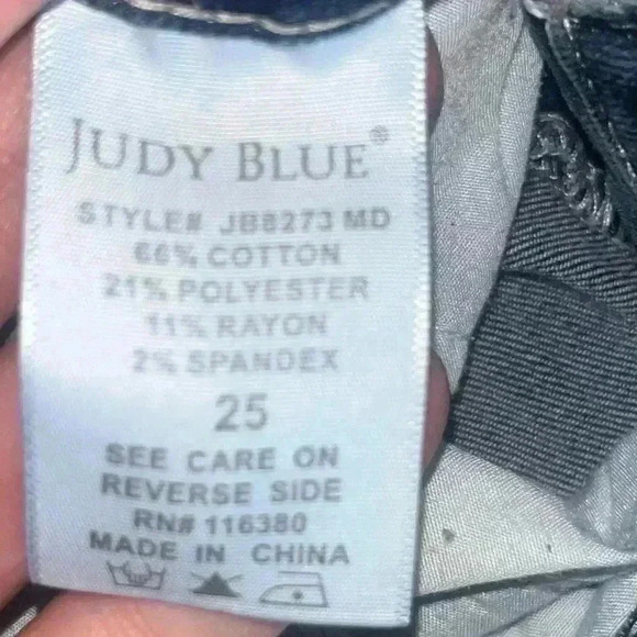 Judy Blue Distressed women’s  jeans - Picture 4 of 4